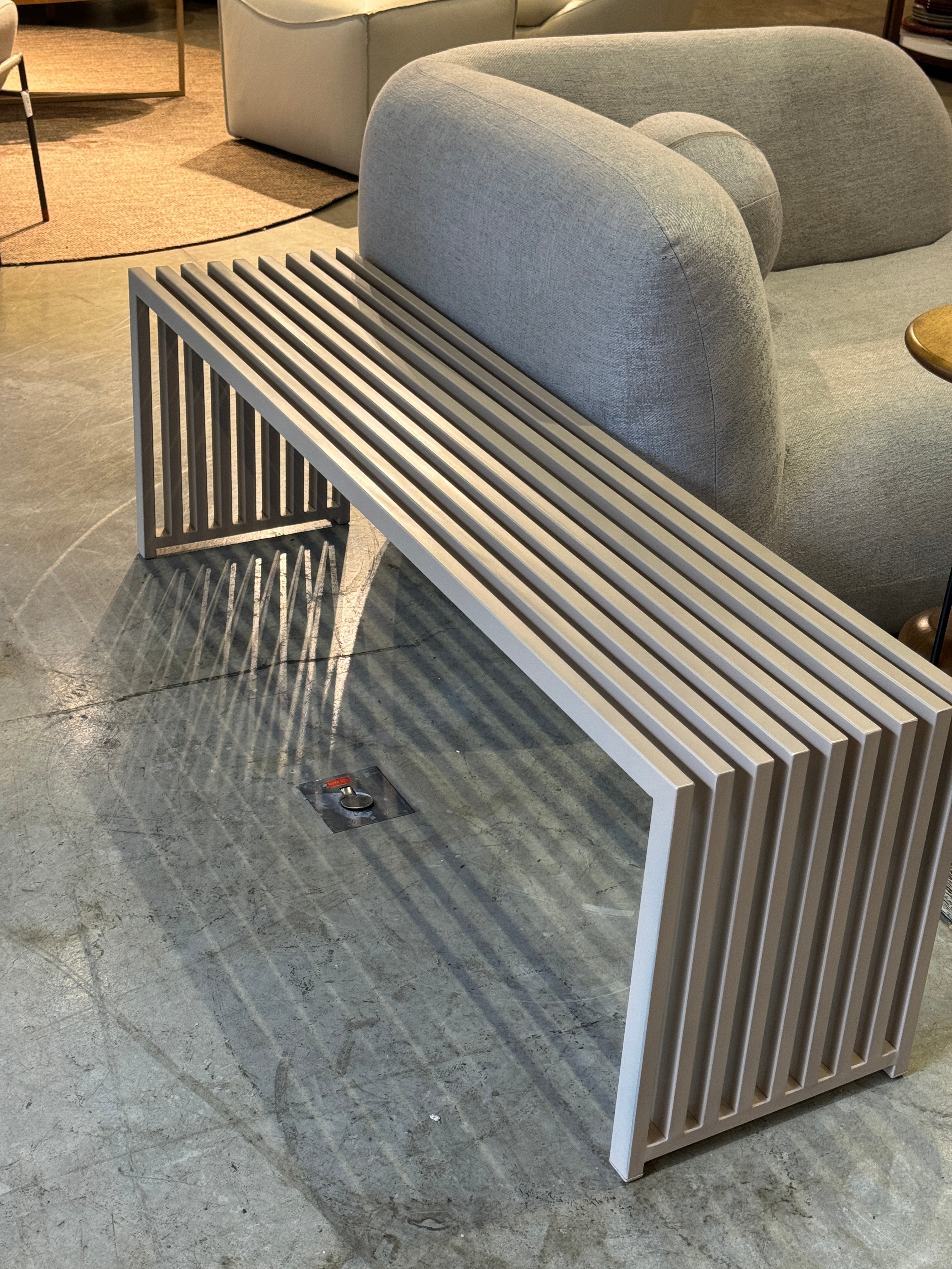Banco Ripado Metal Areia 140x35 cm