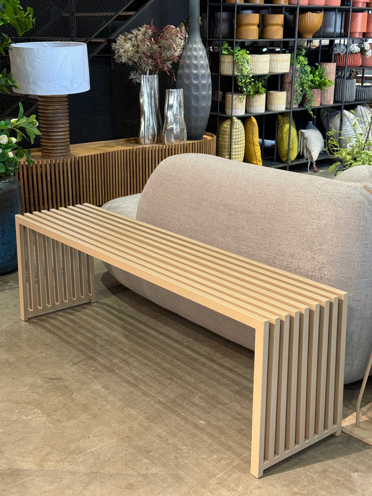 Banco Ripado Metal Areia 140x35 cm