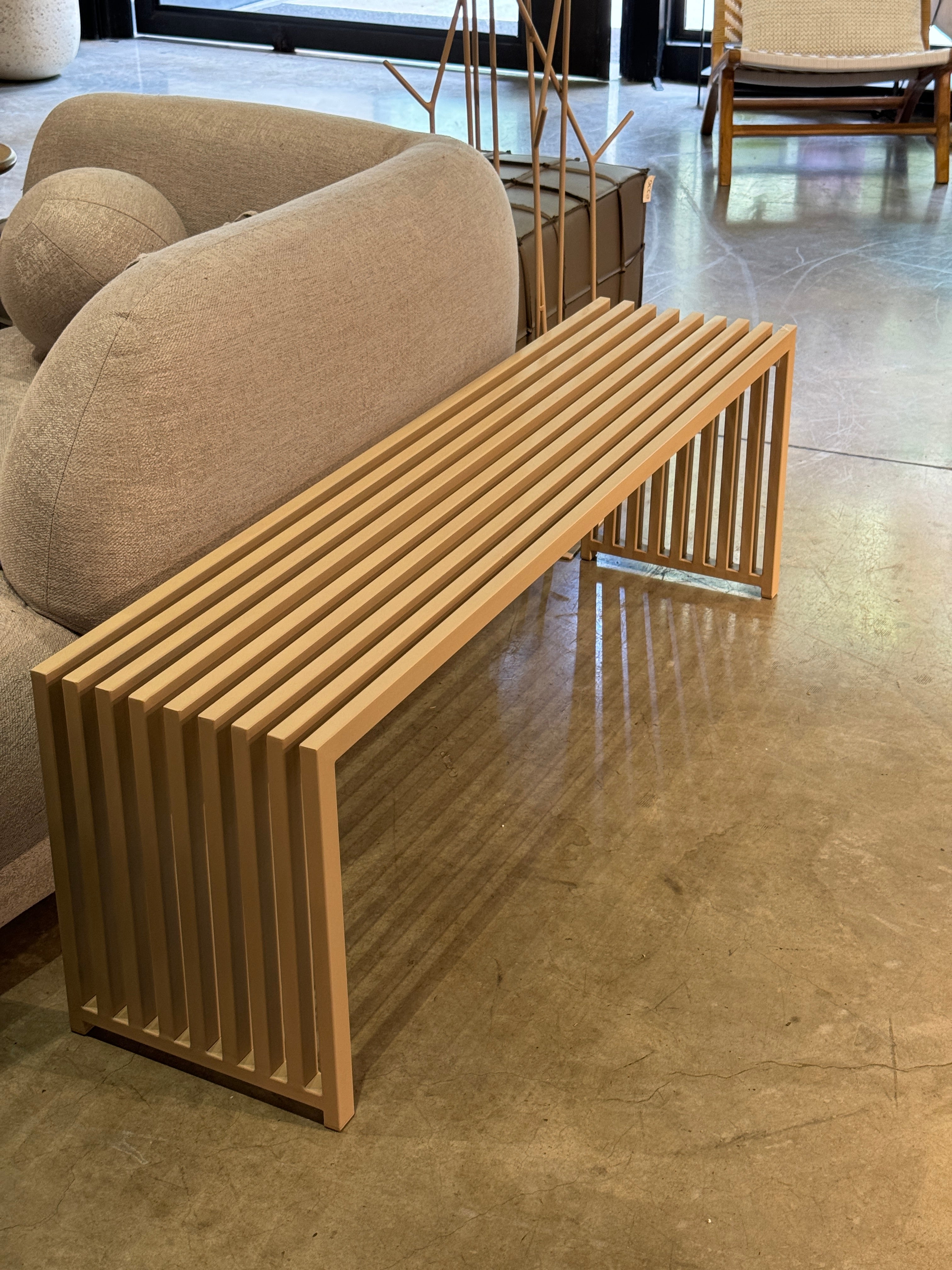 Banco Ripado Metal Areia 140x35 cm