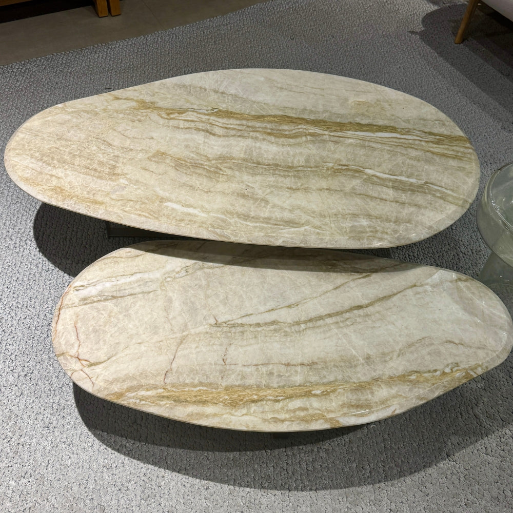Mesa Centro Orgânica Quartzito 140x84 x37 cm