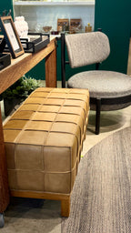 Puff Couro Caramelo 100x42x44cm