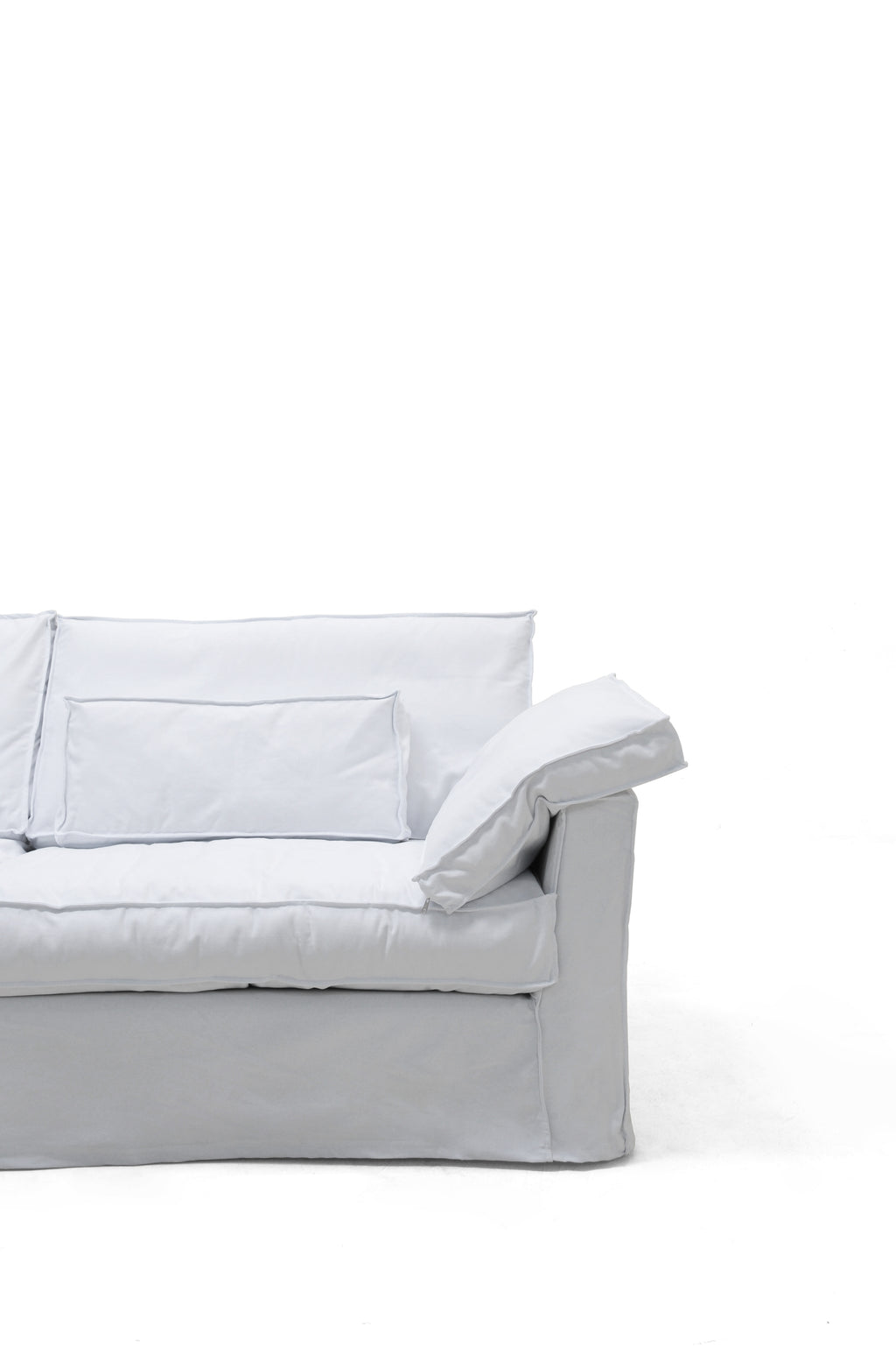 Sofá Marambaia  240x98 cm com Capa