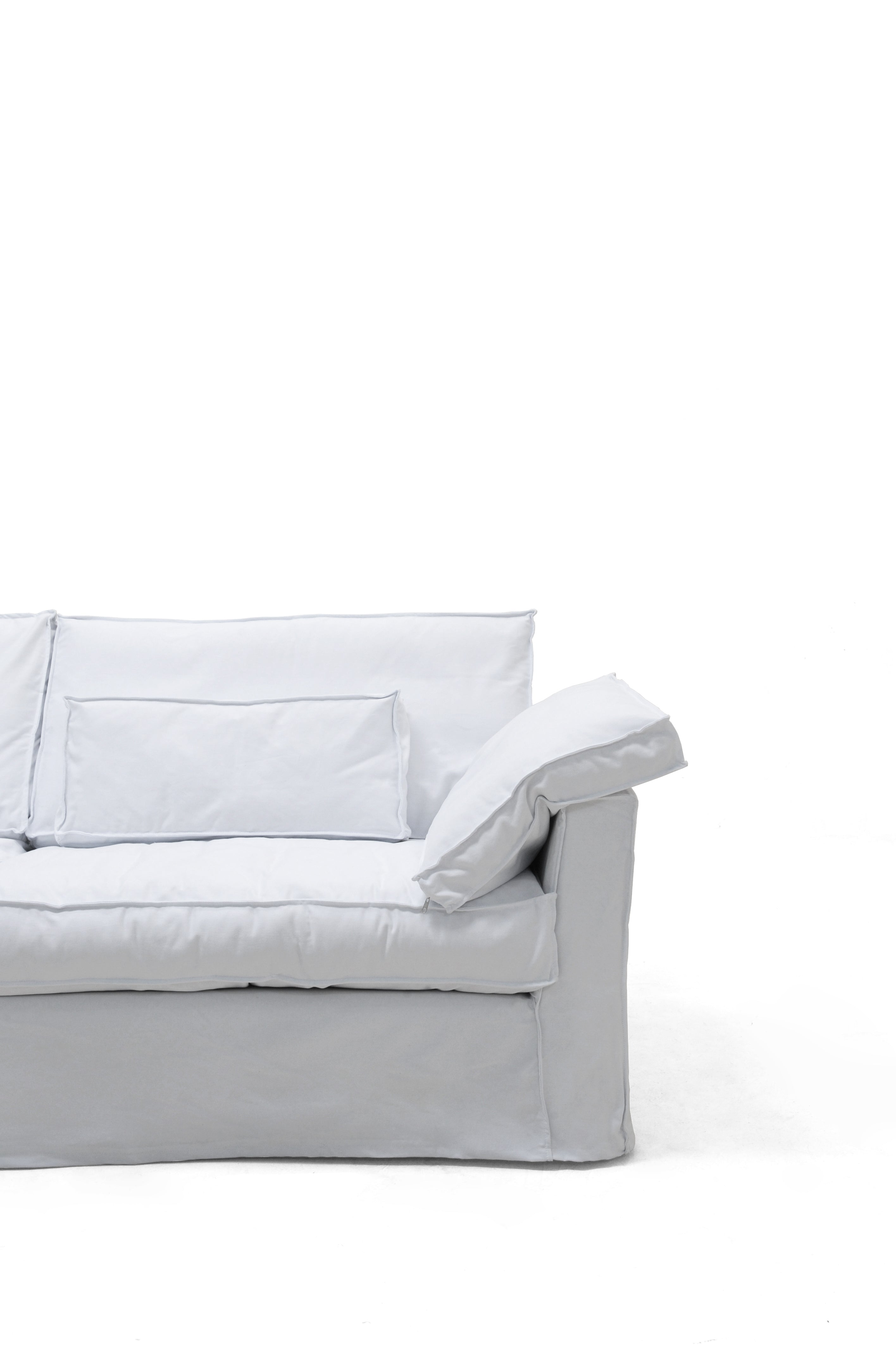 Sofá Marambaia  240x98 cm com Capa